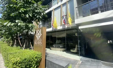 Klass Condo Silom 1-Bedroom Unit Near BTS Chong Nonsi