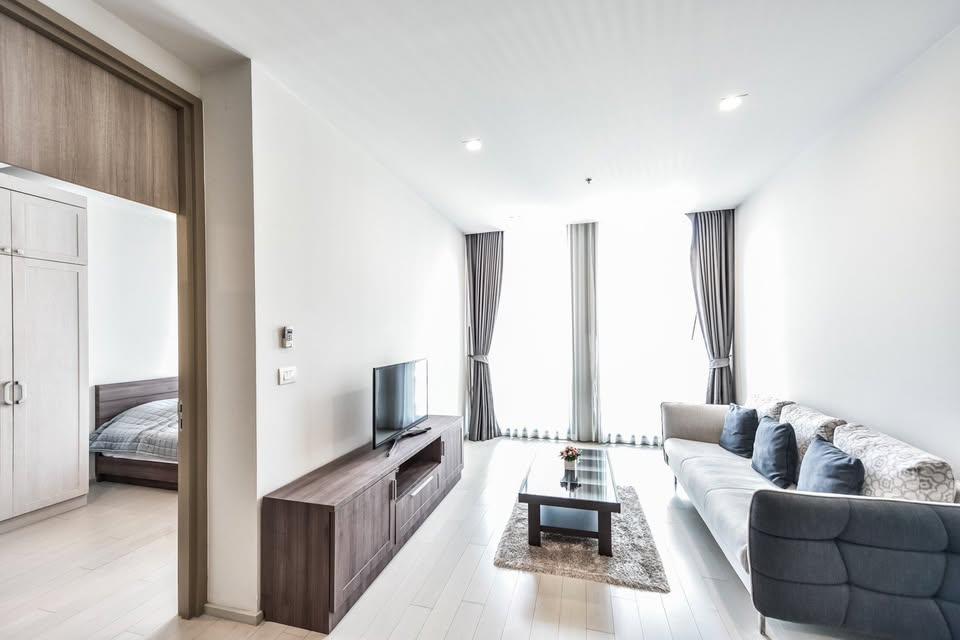 1-Bed Condo near BTS/MRT at Noble Ploenchit
