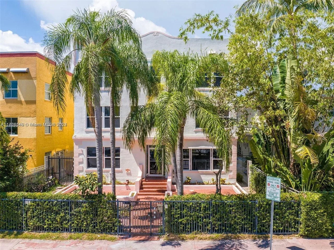 Renovated South Beach Condo with Unobstructed Views