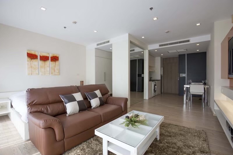 Condo Studio near BTS/MRT at Noble Remix