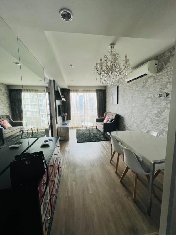 1-Bed Condo near BTS/MRT at 15 Sukhumvit Residences