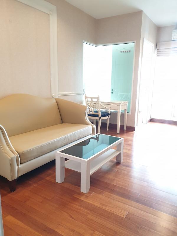 1-Bed Condo on High Floor at Ivy Sathorn 10