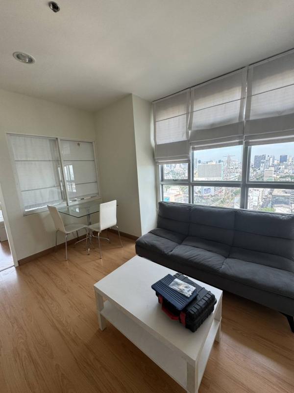 1-Bed Condo near BTS/MRT at Life @ Ratchada - Suthisan