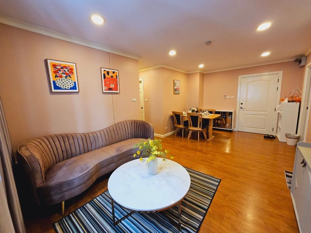 2-Bed Condo near BTS/MRT at Lumpini Suite Sukhumvit 41