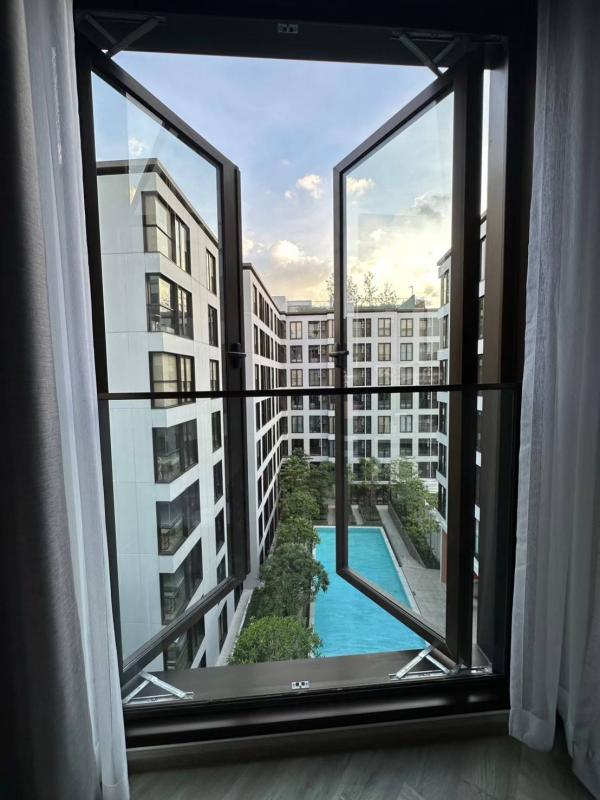 2-Bed Condo with Rooftop Pool at Chapter Thonglor 25 8