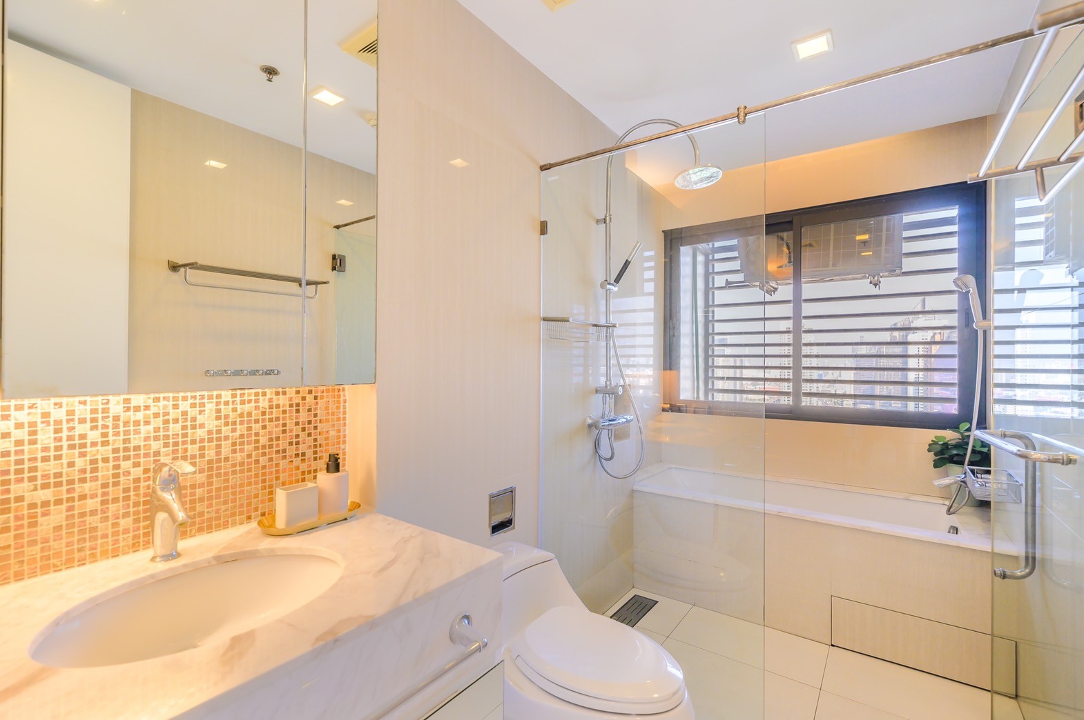 2-Bed Condo with Corner Layout at Circle Living Prototype 11