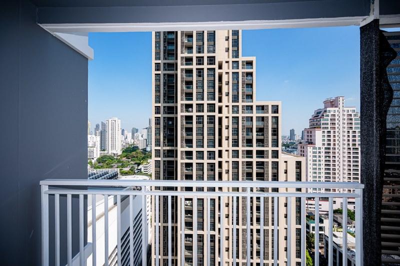 2-Bed Condo near the Park at 39 by Sansiri 13