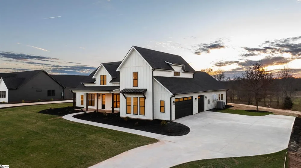 Sunset Acres: Newly Built Craftsman Farmhouse on 2 Acres in Fountain Inn 2