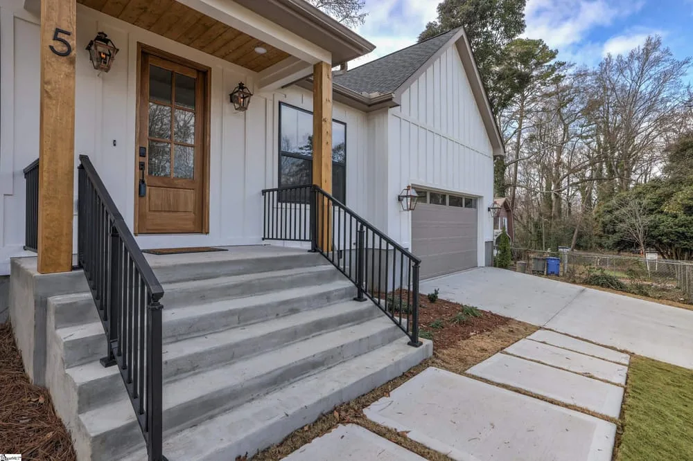 Stunning New Craftsman Home in Pleasant Valley 2