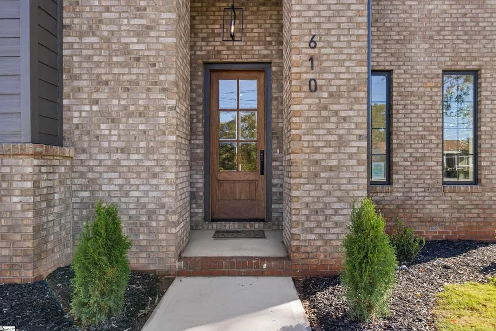 Contemporary 3-Bed Home in Overbrook, Greenville 2