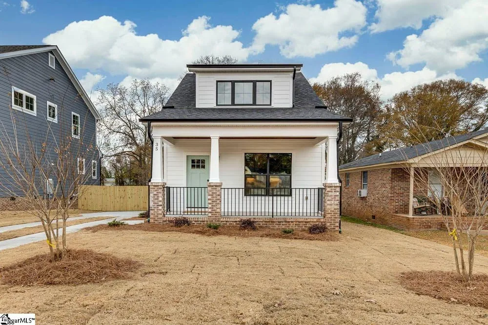 New Craftsman Home with Open Floor Plan in Greenville