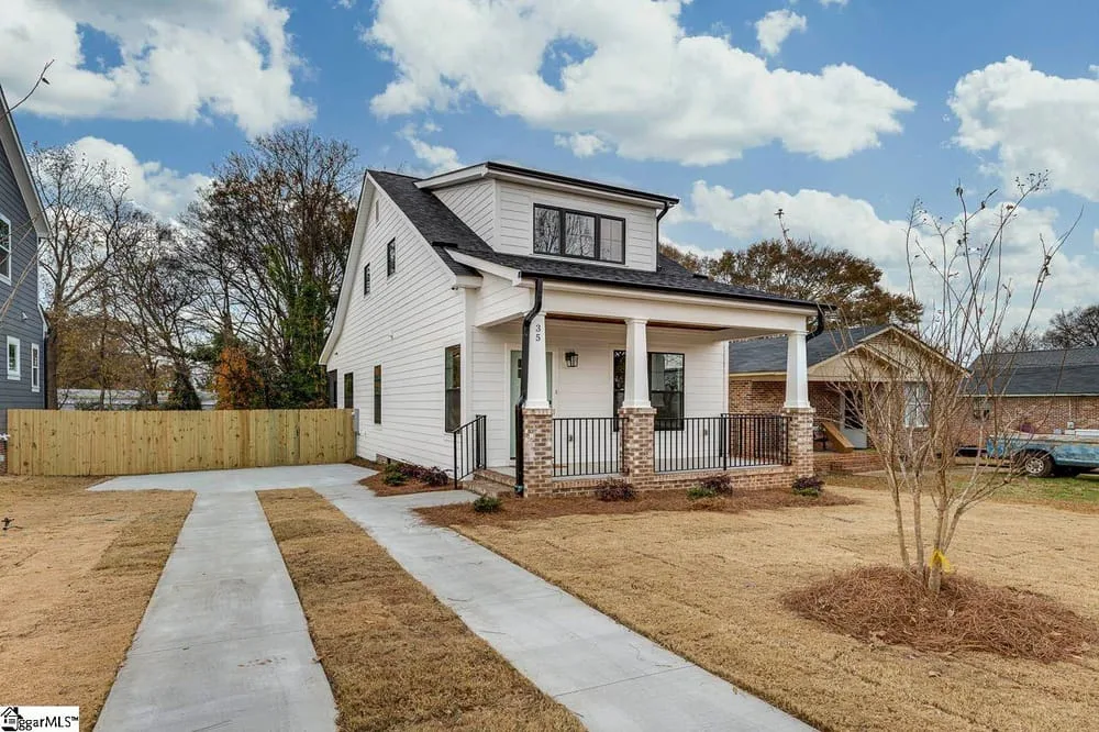 New Craftsman Home with Open Floor Plan in Greenville 2