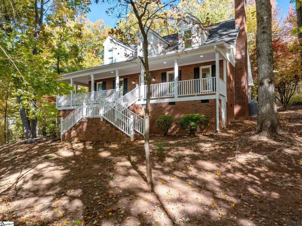 Charming Renovated Home Near Paris Mountain 2