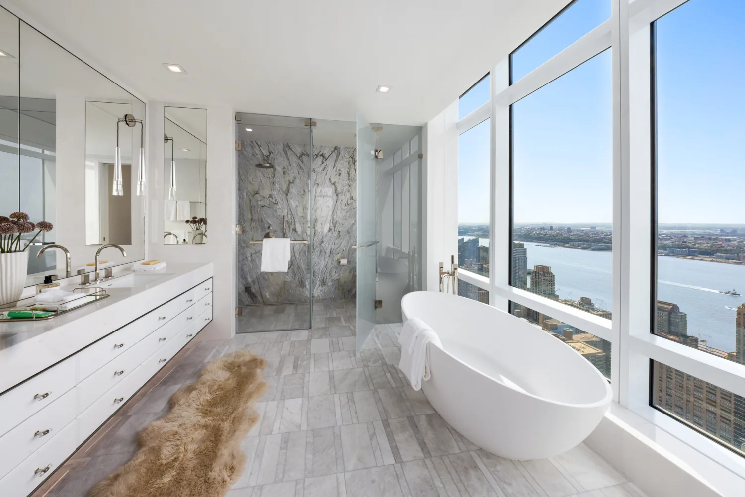 The Penultimate Penthouse: 4-Bed Condo with 360° Park and River Views 2