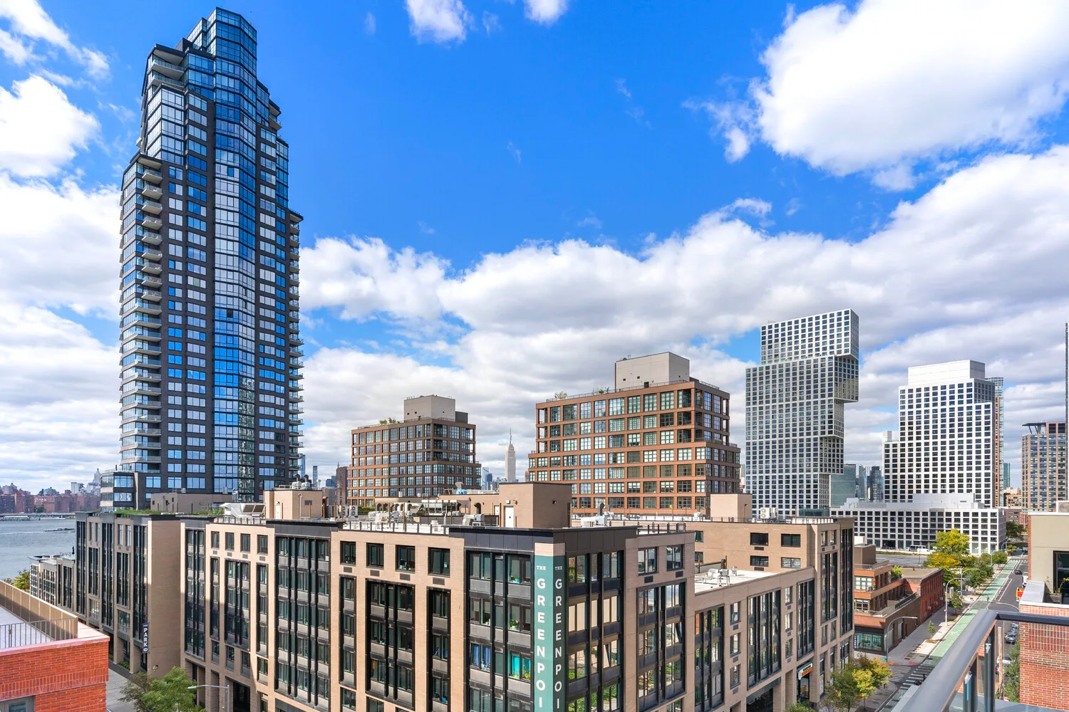 Chic 1-Bedroom Condo with Skyline Views in Greenpoint