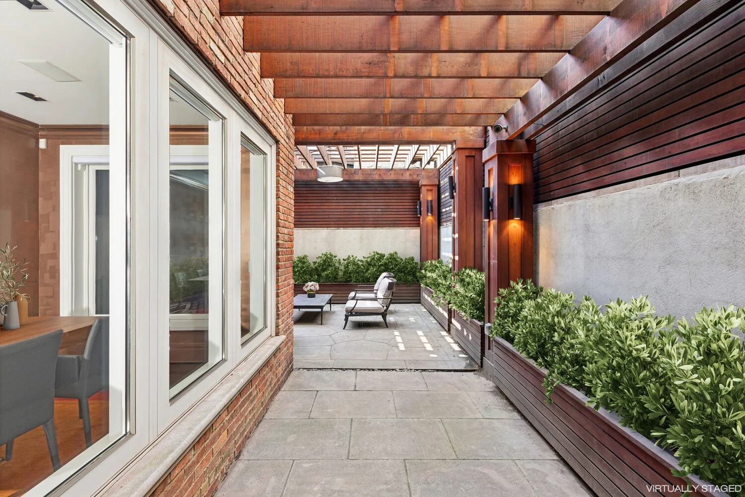 Elegant 6-Bedroom Townhouse on Prestigious Upper East Side Block 2